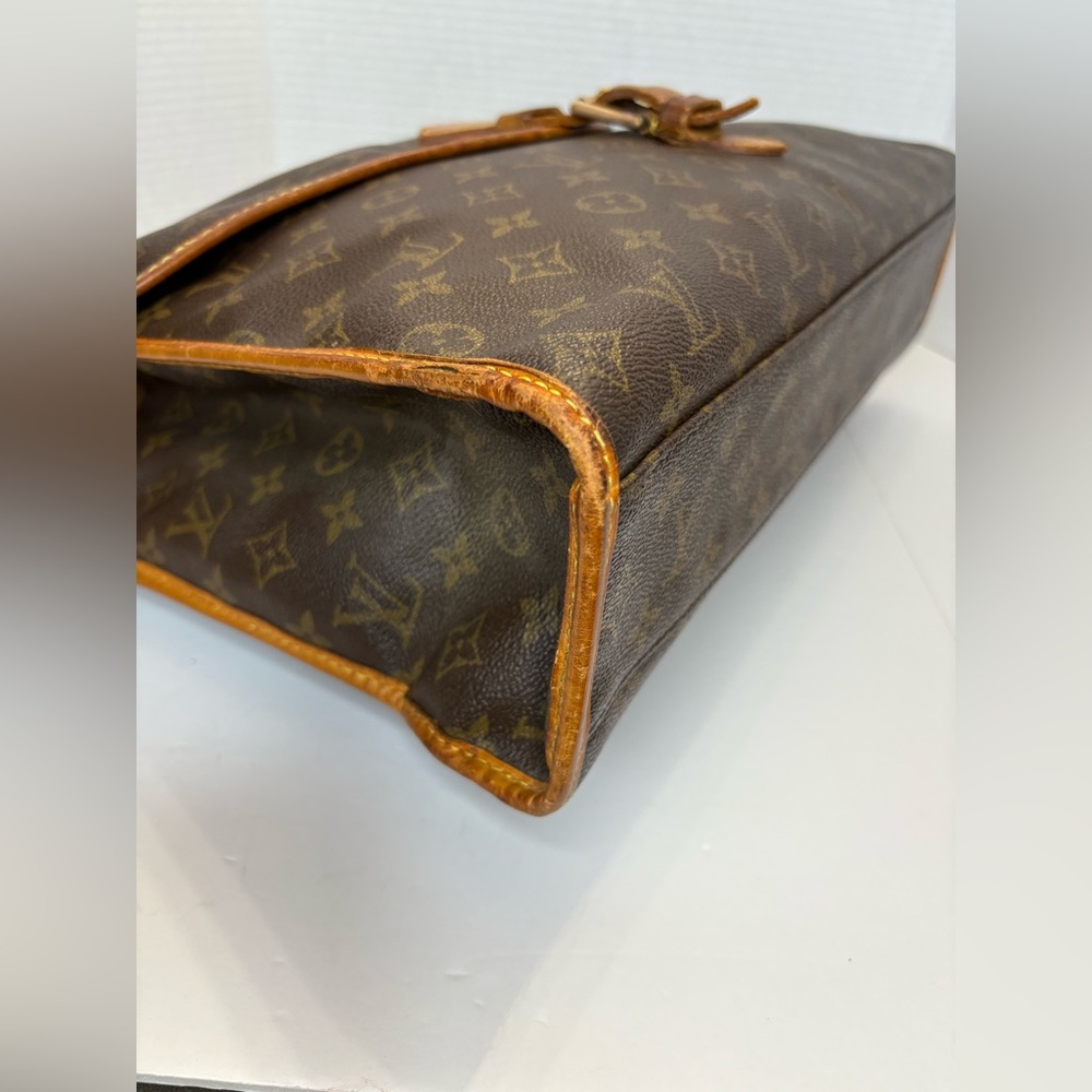 LOUIS VUITTON Vintage Monogram MM Beverly Messenger Bag W/ Dustbag - Picture 5 of 16